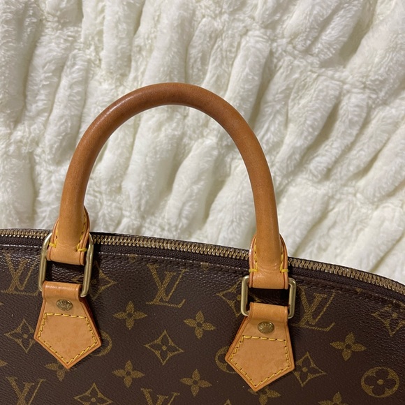Authentic Louis Vuitton Alma PM - Picture 7 of 14